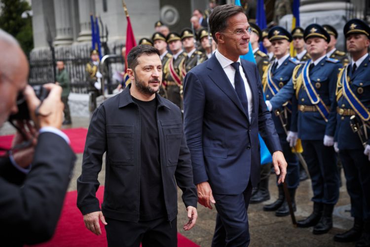 NATO Baş katibi Ukraynada Zelenski ilə görüşüb