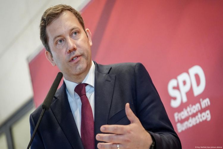 Almaniya növbəti iki il üçün Ukraynaya 9 milyard avro verəcək