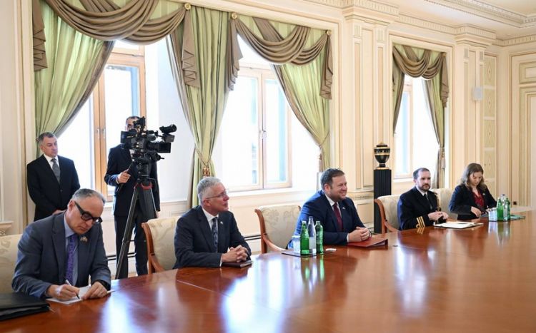 Böyük Britaniyanın səfiri: Sülh və əməkdaşlıq Cənubi Qafqazın çiçəklənməsinə təkan verəcək