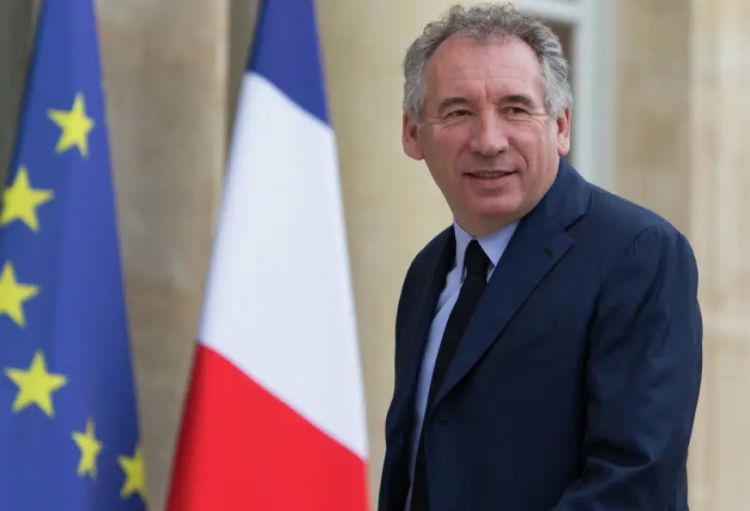 Fransada hökumətin mümkün iflası ucbatından səhmlər və istiqrazlar ucuzlaşıb