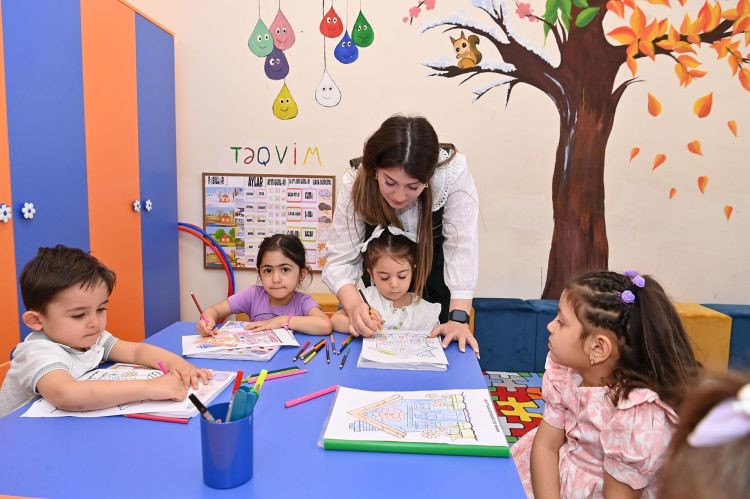 Məktəbəqədər təhsil müəssisələrinə növbəyə yazılma prosesi müvəqqəti dayandırılır