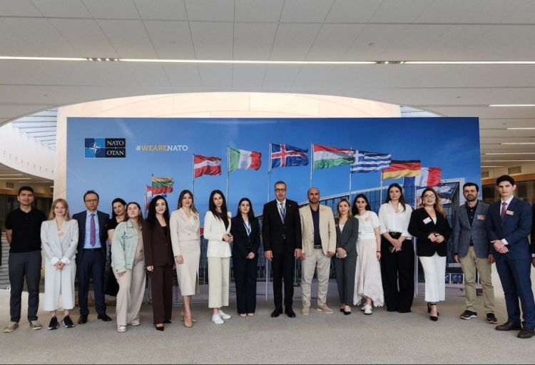 Azərbaycanın media nümayəndələri NATO-nun qərargahına səfər ediblər