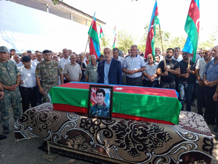 Birinci Qarabağ müharibəsinin itkin şəhidi Rizvan Hacıyev Kürdəmirdə dəfn edilib<font color=red> - FOTOLAR</font>