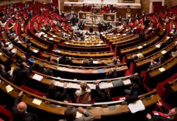 ELABE sosial sorğu: Fransızların 69 faizi etimad səsverməsi uğursuz olarsa Milli Assambleyanın buraxılmasını dəstəkləyir