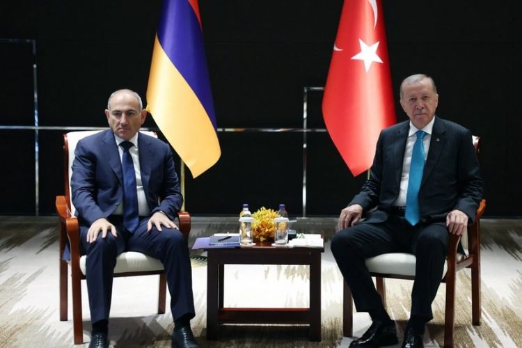 Ərdoğan ŞƏT sammitində Paşinyanla görüşüb