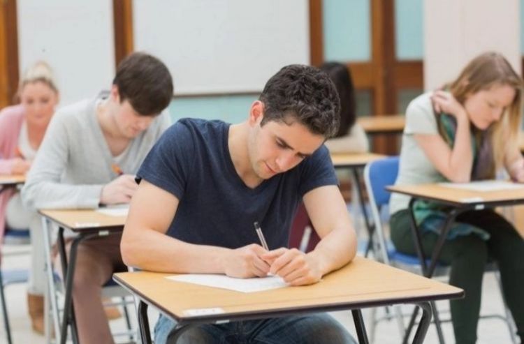 11 ölkədən 100-dən çox tələbə Azərbaycana köçürülmək üçün müraciət edib