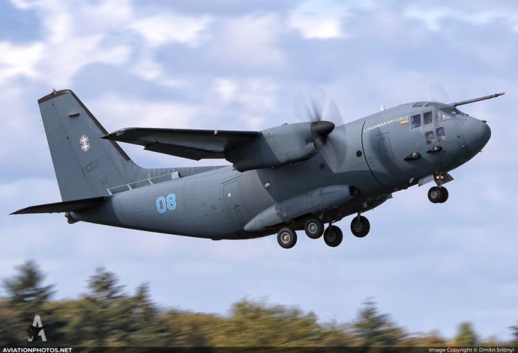 Litvada naməlum PUA prezident təyyarəsinin enişinə mane olub