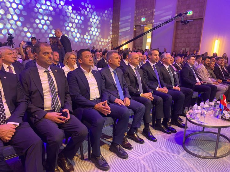 İzmirdə IV Türkiyə-Azərbaycan Enerji Forumu işə başlayıb<font color=red> - FOTOLAR</font>