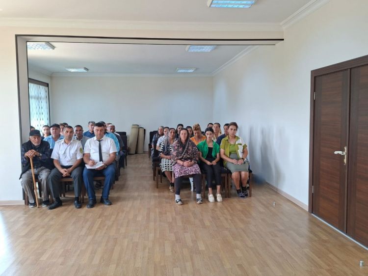 Sədərək rayonunda borclularla profilaktiki görüş keçirilib<font color=red> - FOTOLAR</font>