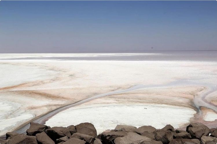 Urmiya gölü tamamilə quruyub<font color=red> - FOTOLAR</font>