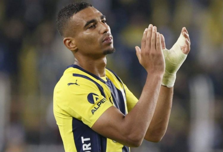 “Fənərbağça”nın müdafiəçisi “Spartak”a transfer olunub