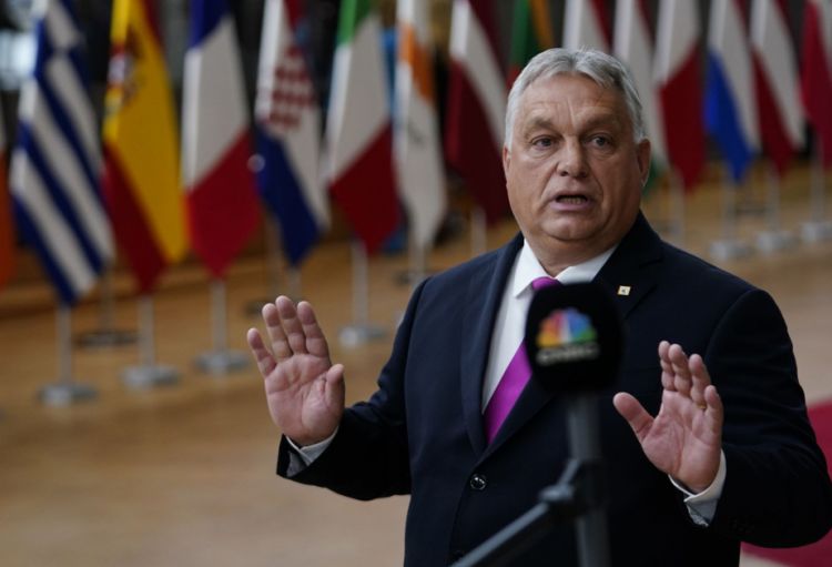 Budapeşt sərhədlərin müdafiəsində Brüsseli köməyə çağırıb