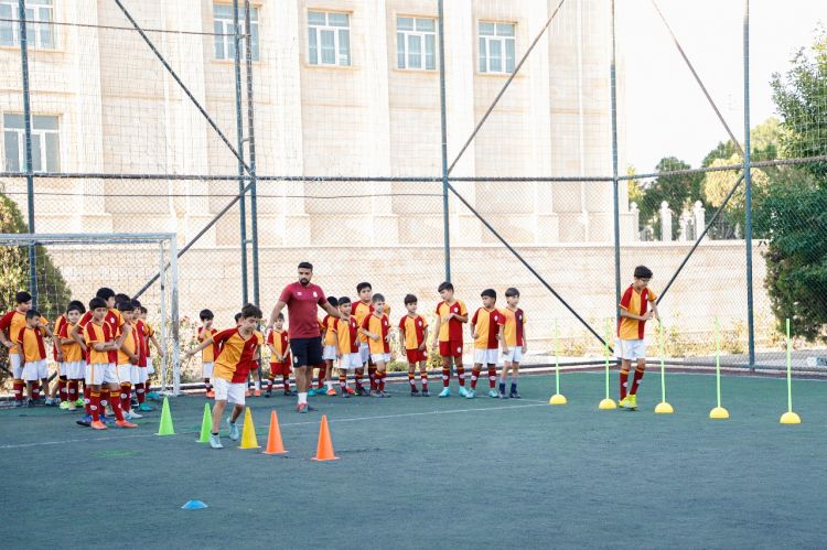 Məcid Seyidov Naxçıvanda Qalatasaray futbol məktəbini ziyarət edib<font color=red> - FOTOLAR</font>