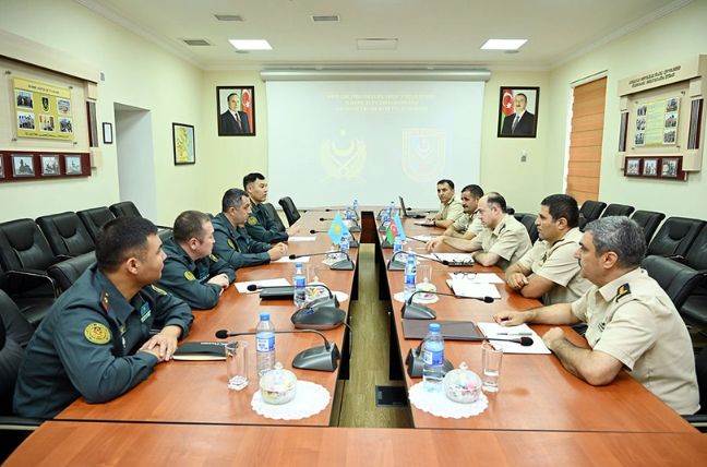 Qazaxıstan Müdafiə Nazirliyinin nümayəndə heyəti Azərbaycana səfər edib
