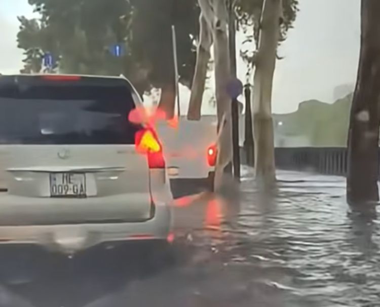 Leysan yağışları və dolu Gürcüstanda ciddi problemlər yaradıb