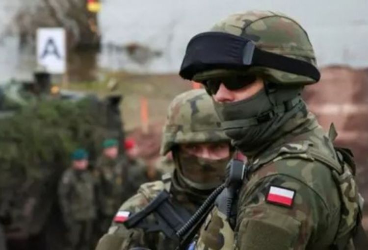 Polşa özünün şərq sərhədində 40 min hərbçi yerləşdirib