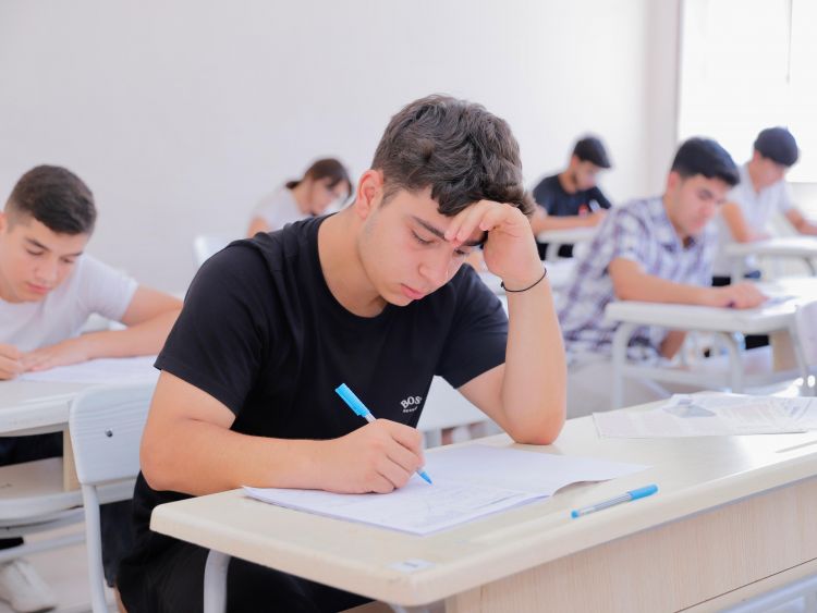 Buraxılış və Azərbaycan dili imtahanının nəticələri elan olunub