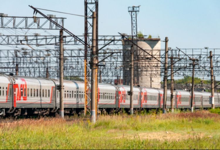 Leninqradda vaqonlar relsdən çıxıb