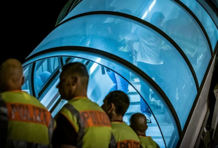 Almaniya hökuməti Əfqanıstan vətəndaşlarının kütləvi deportasiyasına hazırlaşır