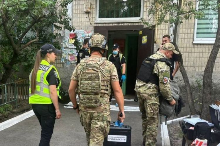 Kiyevdə binada qumbara partlayıb, ölənlər var