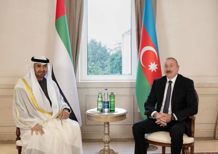 Azərbaycan Prezidenti İlham Əliyevin Birləşmiş Ərəb Əmirliklərinin Prezidenti ilə təkbətək görüşü olub<font color=red> - FOTOLAR</font>