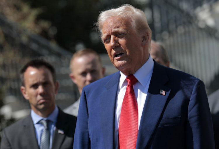 Tramp yerli “Antifa” hərəkatını terror təşkilatı kimi tanıyıb