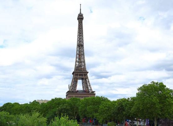Eyfel qülləsi bağlanıb