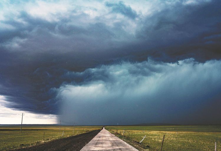 Çinin bəzi bölgələrində qasırğa və leysan yağışları ilə əlaqədar xəbərdarlıq elan edilib