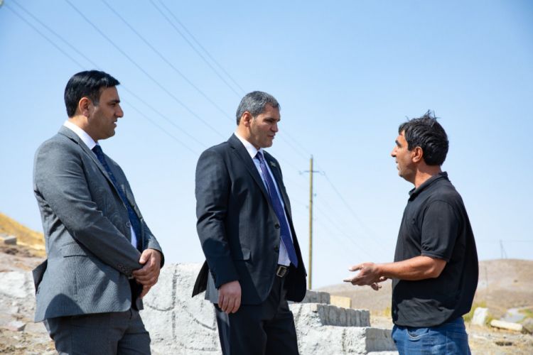 Qəzənfər Abdullayev Culfa rayon Bənəniyar kənd sakinləri ilə görüşüb<font color=red> - FOTOLAR</font>