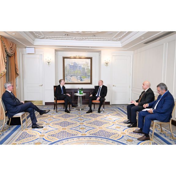 Prezident İlham Əliyev Nyu-Yorkda “Brookfield Asset Management” şirkətinin baş icraçı direktoru ilə görüşüb<font color=red> - FOTOLAR</font>