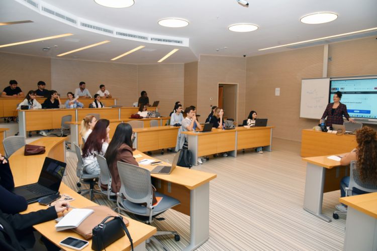 Medianın İnkişafı Agentliyi və ADA Universitetinin birgə təşkilatçılığı ilə “Visiting Lecturer” layihəsi üzrə dərslərə başlanıb<font color=red> - FOTOLAR</font>