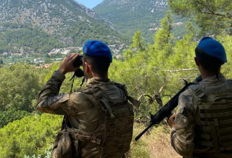 Altı ayda 18 terrorçu Türkiyə jandarma əməkdaşlarına təslim olub