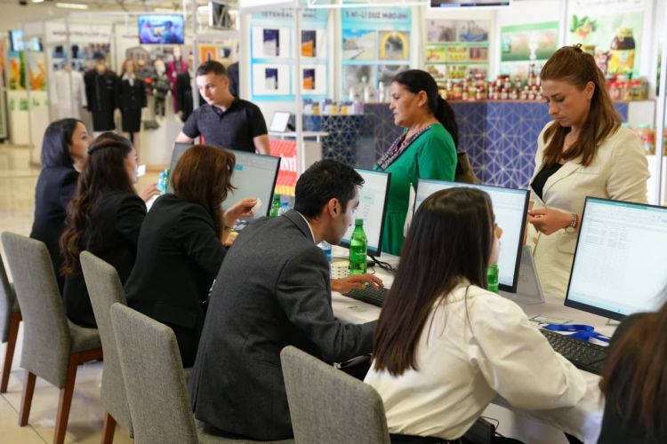 Naxçıvanda növbəti əmək yarmarkası keçirilir<font color=red> - FOTOLAR</font>