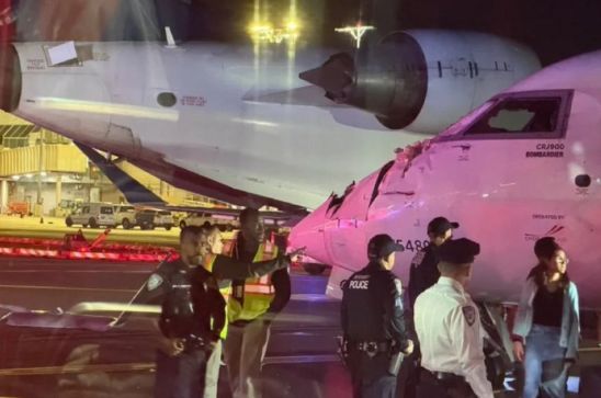 Nyu-Yorkda iki təyyarə toqquşub, xəsarət alan var