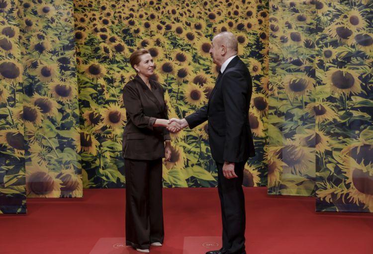 İlham Əliyev Kopenhagendə "Avropa Siyasi Birliyi"nin Zirvə toplantısının açılış mərasimində iştirak edir