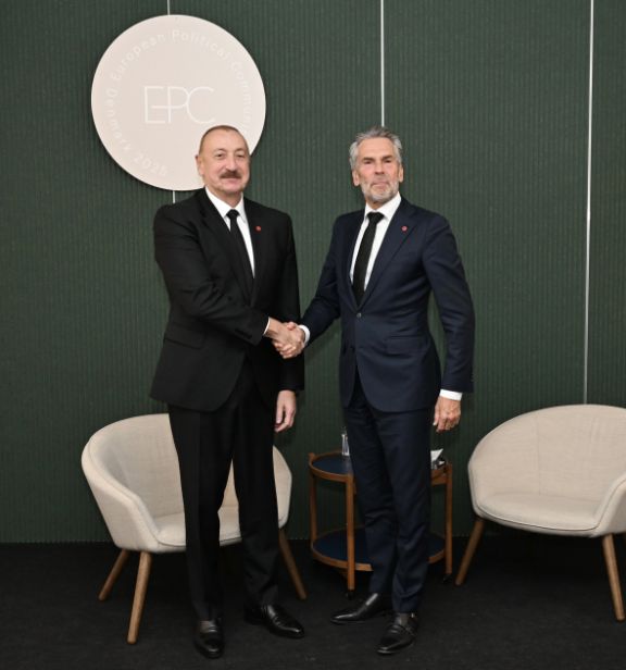 Azərbaycan Prezidenti İlham Əliyev Kopenhagendə Niderlandın Baş naziri ilə görüşüb<font color='red'> - YENİLƏNİB</font><font color=red> - FOTOLAR</font>