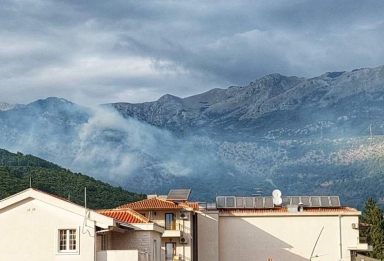 Monteneqronun Budva şəhəri ətrafında meşə yanğını başlayıb
