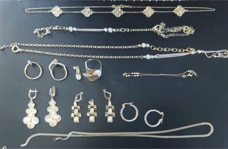 Naxçıvanda evdən 6330 manatlıq qızıl-zinət əşyaları oğurlanıb