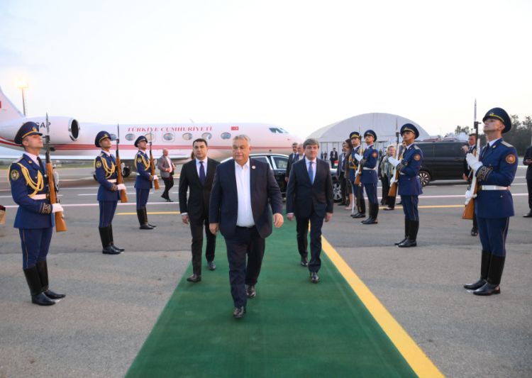 Macarıstanın Baş naziri Viktor Orbanın Azərbaycana səfəri başa çatıb<font color=red> - FOTOLAR</font>