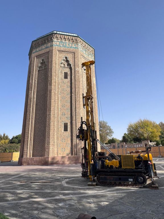 Möminə Xatun türbəsinin bərpası istiqamətində işlər davam edir<font color=red> - FOTOLAR</font>