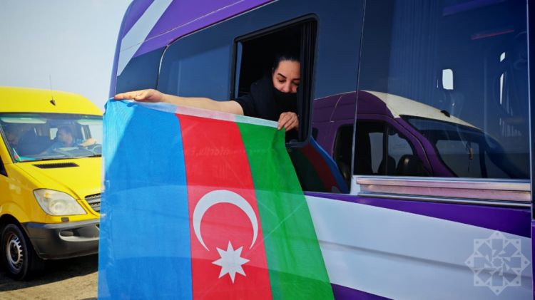 Ağdərənin Vəngli kəndinə daha 28 ailə yola salınıb<font color=red> - FOTOLAR</font>