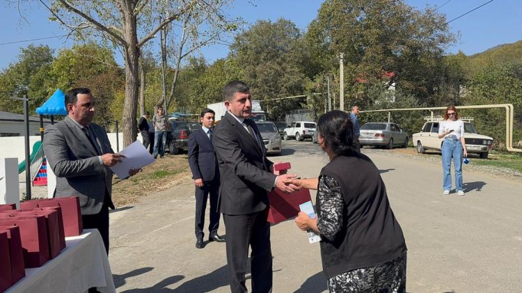 Ağdərənin Vəngli kəndində 28 ailəyə evlərinin açarları təqdim olunub<font color=red> - FOTOLAR</font>