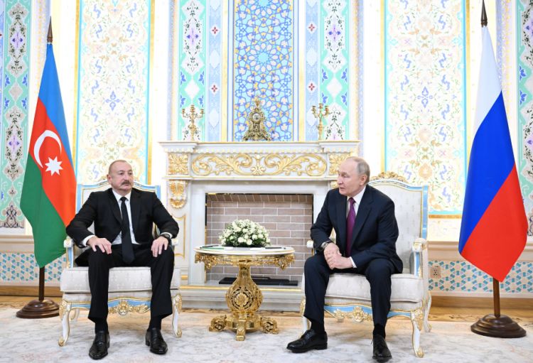 Rusiya Prezidenti: AZAL təyyarəsinin qəzaya uğramasının bir neçə səbəbi var