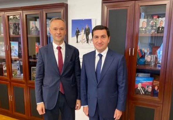 Hikmət Hacıyev Litva səfiri ilə ikitərəfli münasibətləri müzakirə edib