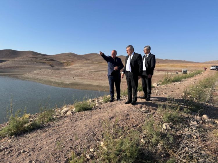 Balıqların kütləvi tələf olması ilə əlaqədar Bənəniyar su anbarına baxış keçirilib<font color='red'> - YENİLƏNİB</font><font color=red> - VİDEO</font>