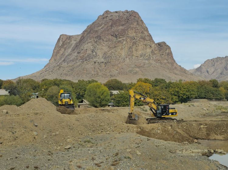 Bənəniyar su anbarını qidalandıran kanalın yenidən qurulması layihəsi üzrə işlər davam etdirilir<font color=red> - FOTOLAR</font>