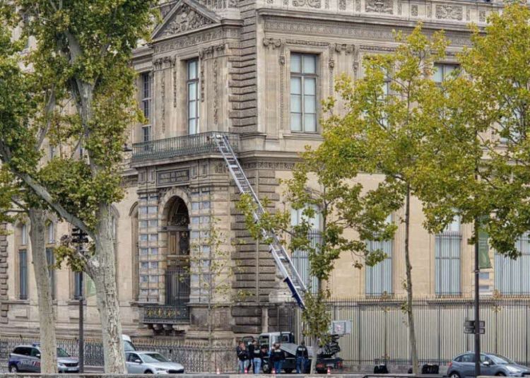 Luvr muzeyində qarət: şübhəliləri ələ verən saysız dəlillər<font color=red> - FOTOLAR</font>