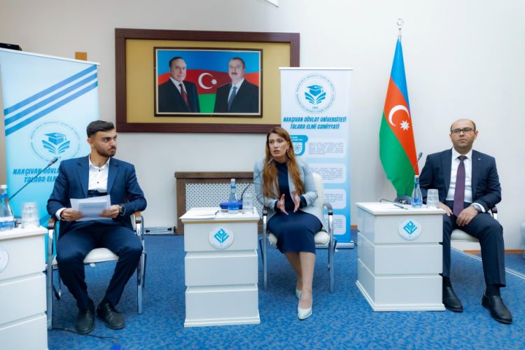 NDU-da “Şərq qapısı” qəzetinin baş redaktoru ilə görüş olub<font color=red> - FOTOLAR</font>