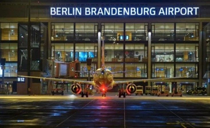Berlin aeroportunun işi drona görə müvəqqəti dayanıb