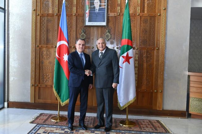 Azərbaycan və Əlcəzair XİN başçıları arasında görüş keçirilib<font color='red'> - YENİLƏNİB</font><font color=red> - FOTOLAR</font>